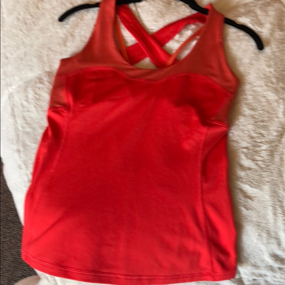 Lucy yoga top